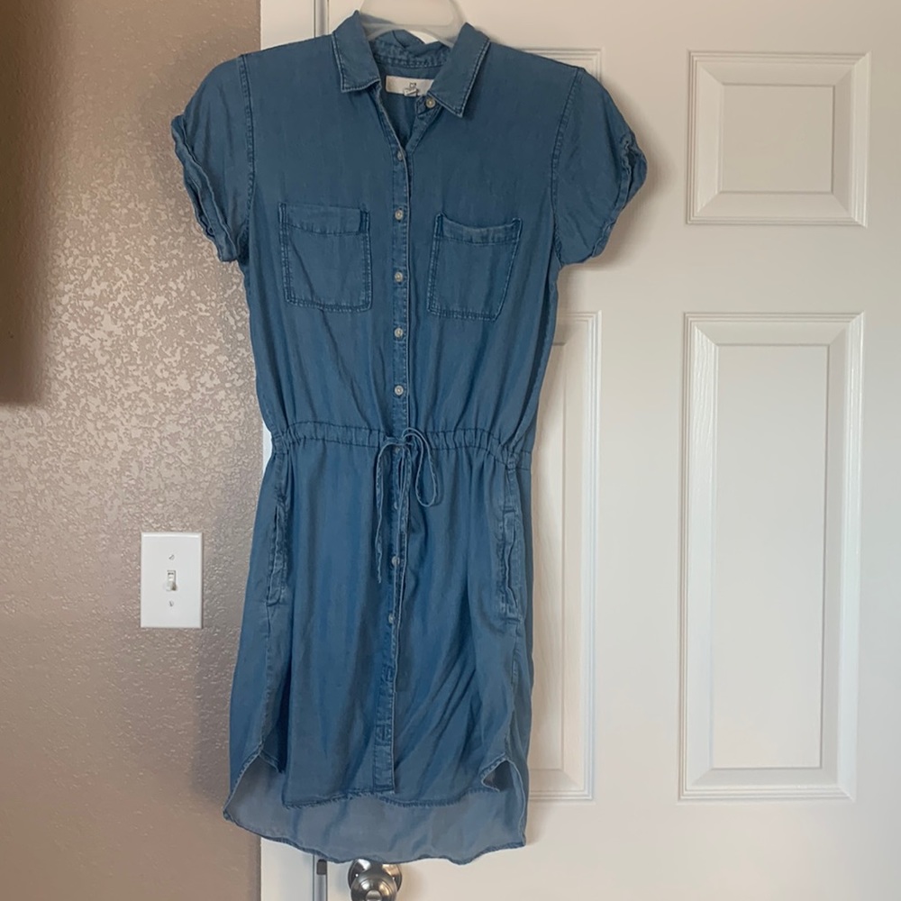 blue dress